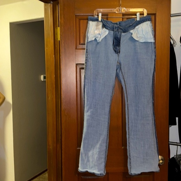 Levi’s Women’s Bootcut Jeans. 33”waist 32”Length-16M - Picture 3 of 8